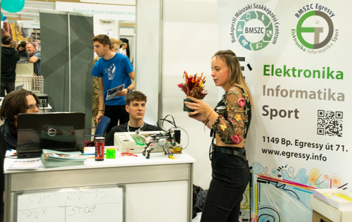 A képen a BMSZC standja látható