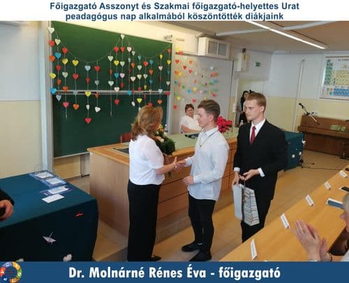 Oktatónkat köszöntjük Oklevéllel