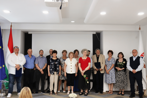 A képen iskolánk munkatársai láthatók