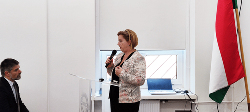 Centrumunkban tartott rendezvényről fotó jelenítődik meg