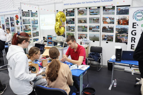 Pályaválasztási eseményről fotó jelenítődik meg