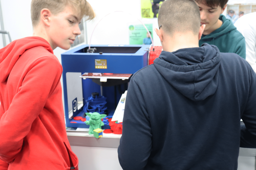 Kiállításon készült kép jelenitődik meg