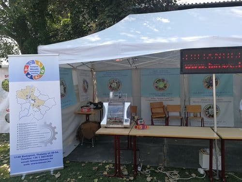 Pontott party pályaválasztási eseményről fotó jelenítődik meg