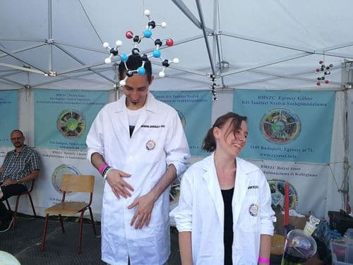 Pontott party pályaválasztási eseményről fotó jelenítődik meg