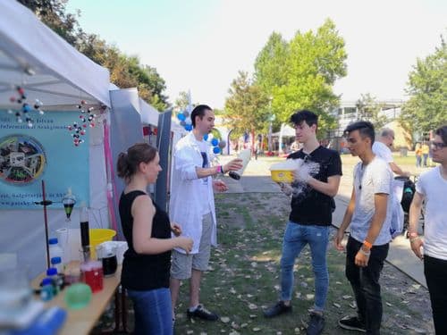 Pontott party pályaválasztási eseményről fotó jelenítődik meg