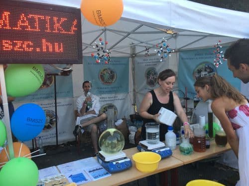 Pontott party pályaválasztási eseményről fotó jelenítődik meg