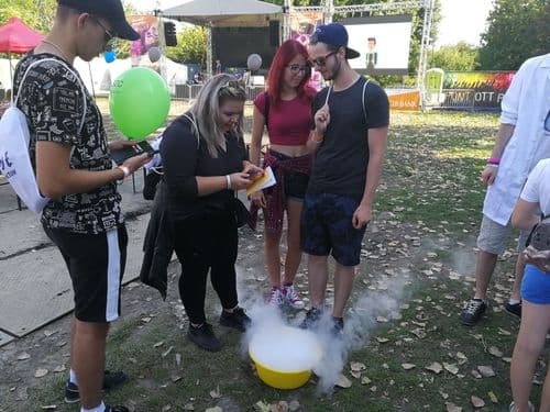 Pontott party pályaválasztási eseményről fotó jelenítődik meg