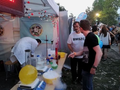 Pontott party pályaválasztási eseményről fotó jelenítődik meg