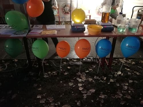 Pontott party pályaválasztási eseményről fotó jelenítődik meg