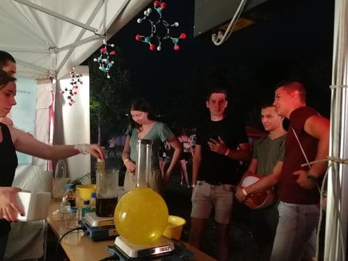 Pontott party pályaválasztási eseményről fotó jelenítődik meg