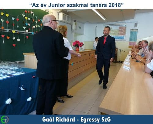 Oktatónkat köszöntjük Oklevéllel