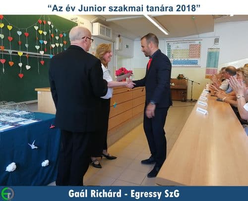 Oktatónkat köszöntjük Oklevéllel