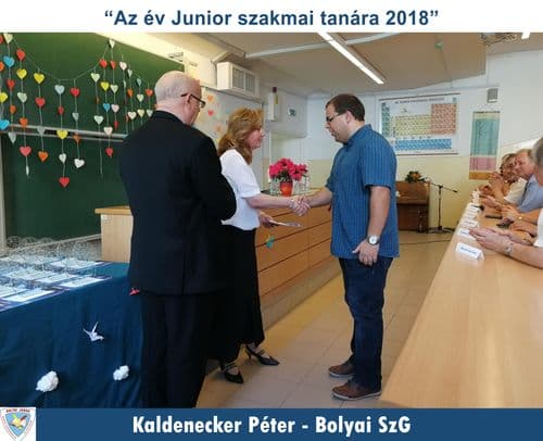 Oktatónkat köszöntjük Oklevéllel