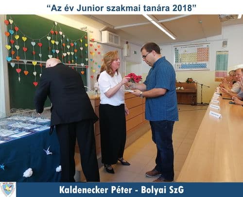 Oktatónkat köszöntjük Oklevéllel