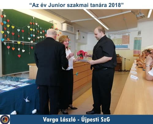 Oktatónkat köszöntjük Oklevéllel