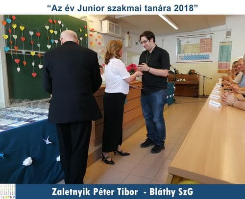 Oktatónkat köszöntjük Oklevéllel