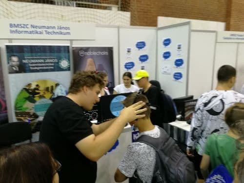 Pályaválasztási eseményről fotó jelenítődik meg