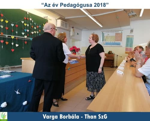 Oktatónkat köszöntjük Oklevéllel