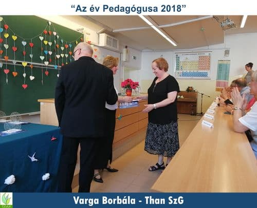 Oktatónkat köszöntjük Oklevéllel