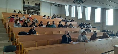 Diákéletről fotó jelenítődik meg