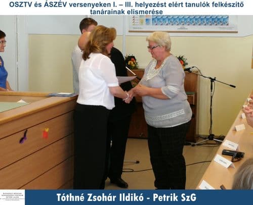 Oktatónkat köszöntjük Oklevéllel